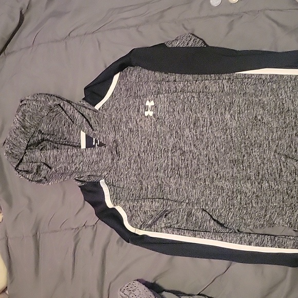 Under Armour Tops - Medium Under Armour Heatgear long sleve
